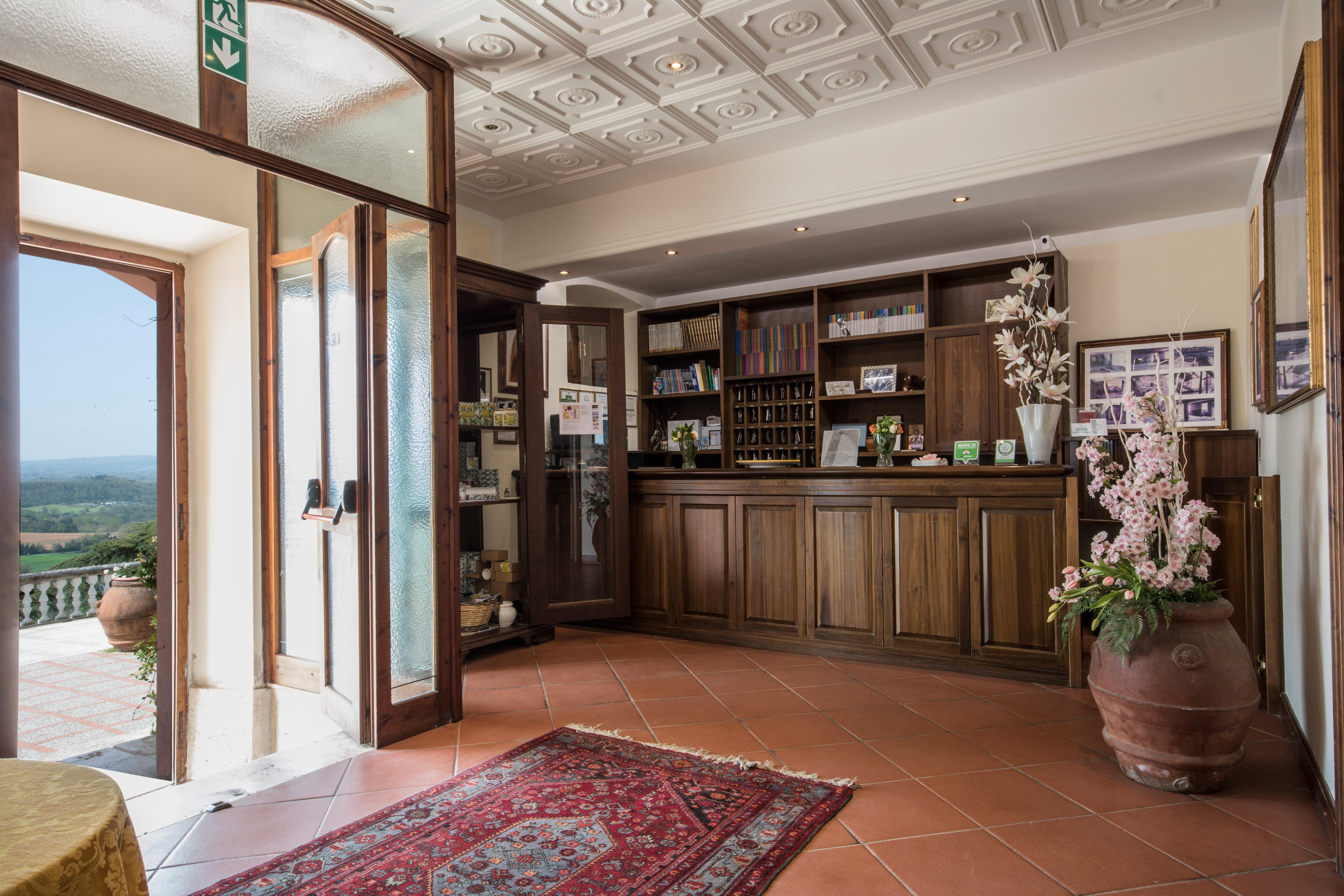 Villa Lecchi Hotel Wellness コッレ・ヴァル・デルザ エクステリア 写真