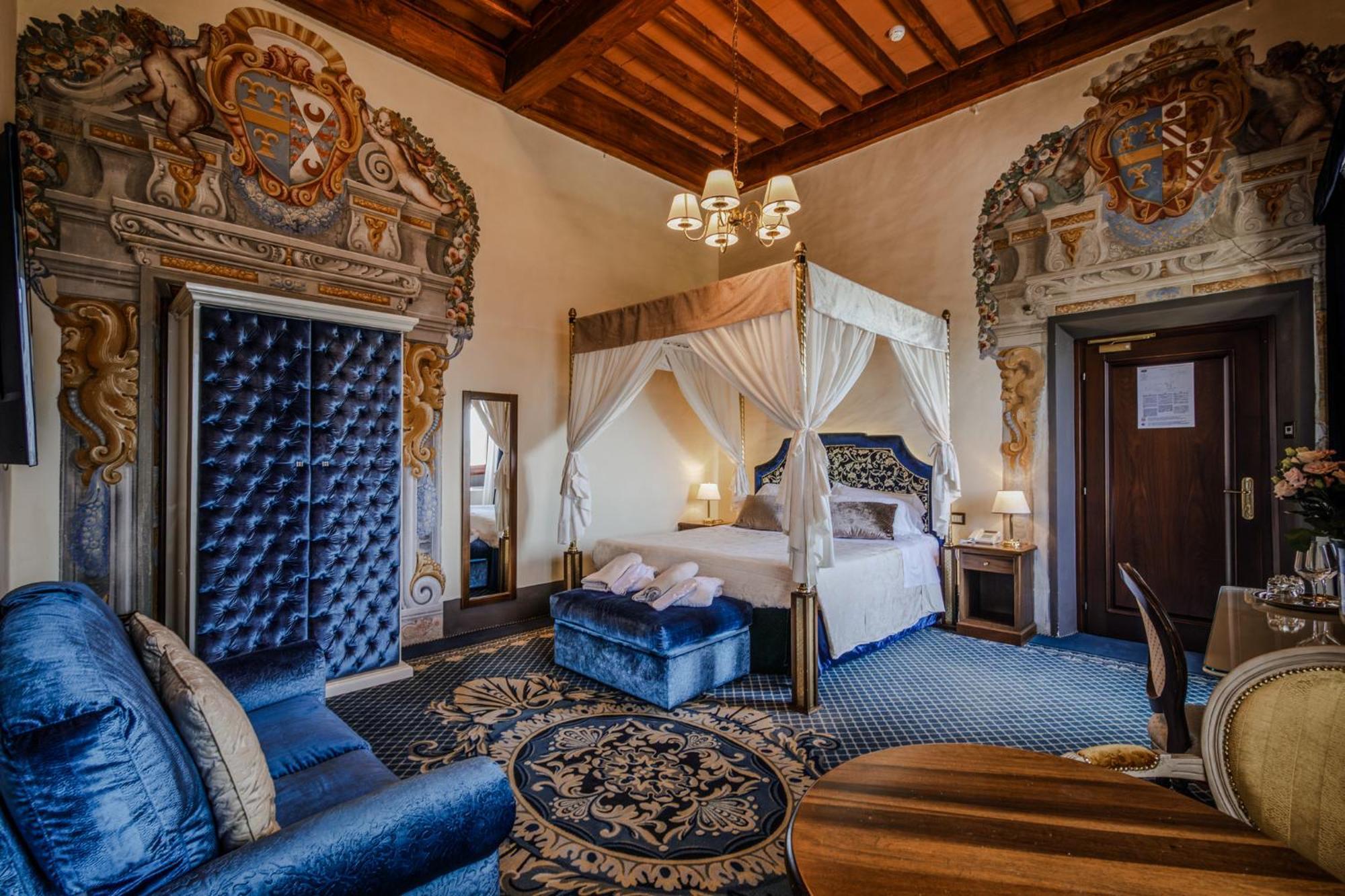 Villa Lecchi Hotel Wellness コッレ・ヴァル・デルザ エクステリア 写真