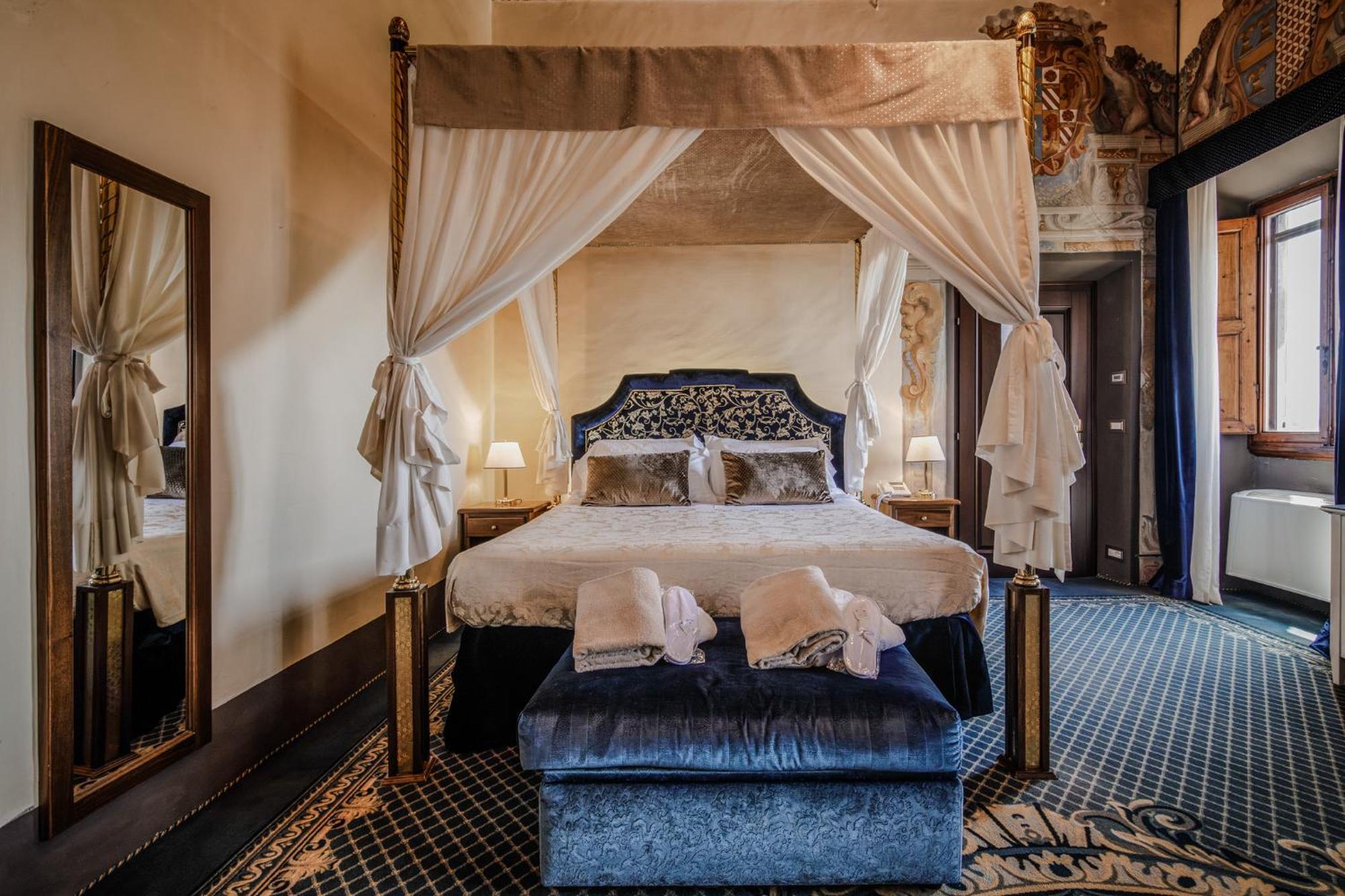 Villa Lecchi Hotel Wellness コッレ・ヴァル・デルザ エクステリア 写真